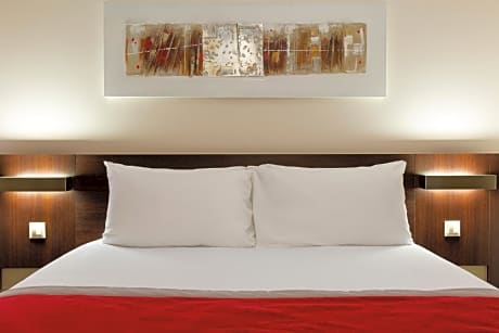 Standard King Room with Lake View
