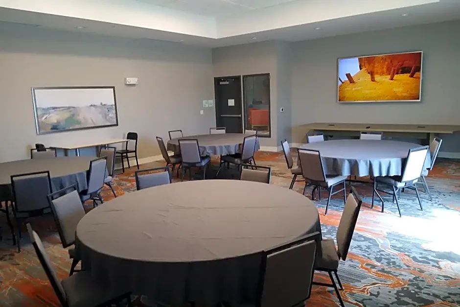 Holiday Inn Kansas City - Northeast, an IHG Hotel