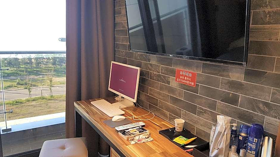 CozyCove Boutique Hotel