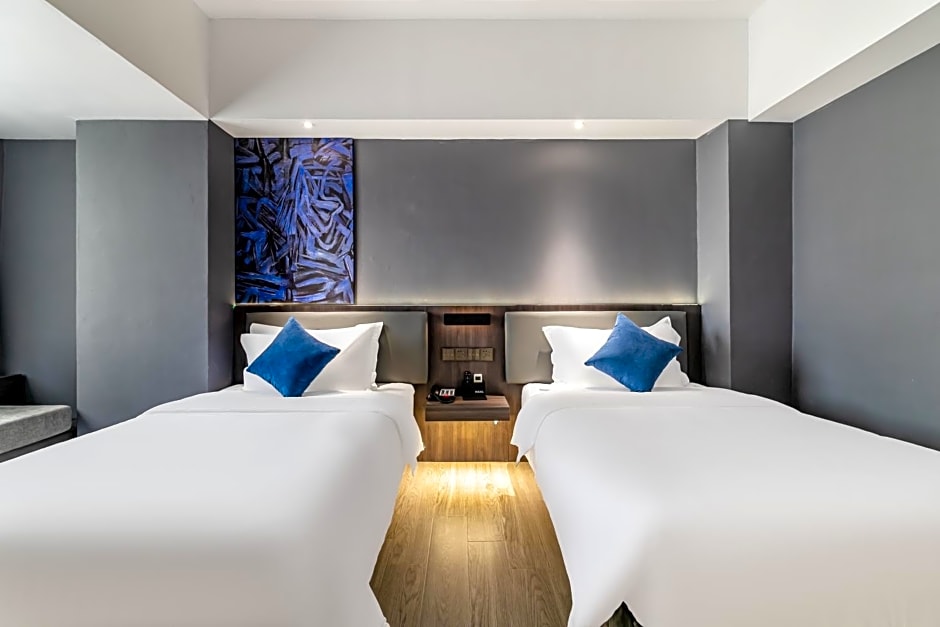 Insail Hotels (Guangyuanxincun Jingtai Pedestrian Street Guangzhou)