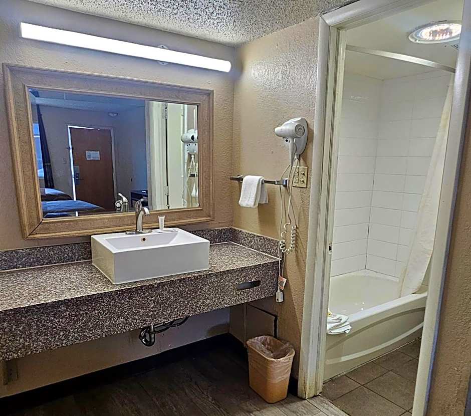 Super 8 by Wyndham Denver Central