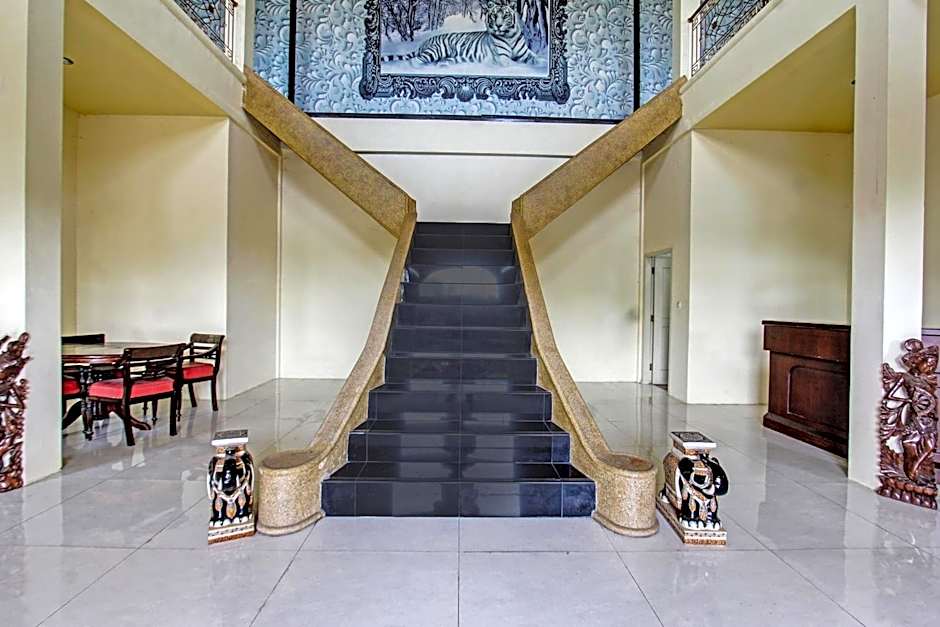 OYO 91739 Ayu Bypass MansionNearBundaran Gerung