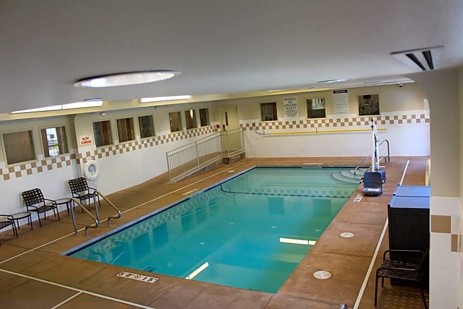 Holiday Inn Express & Suites Cheney By IHG