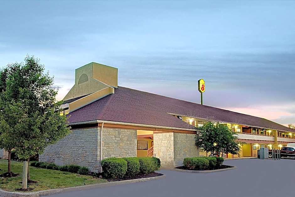 Super 8 by Wyndham Cincinnati/Springdale OH