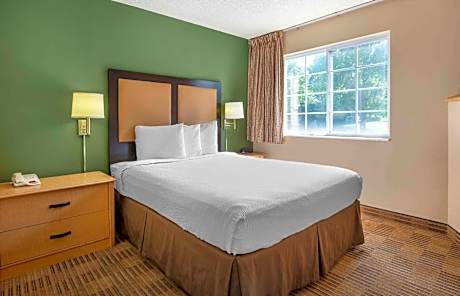 One Bedroom Suite with 1 Queen Bed - Non-Smoking