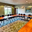 Holiday Inn Express & Suites Sioux Center By IHG