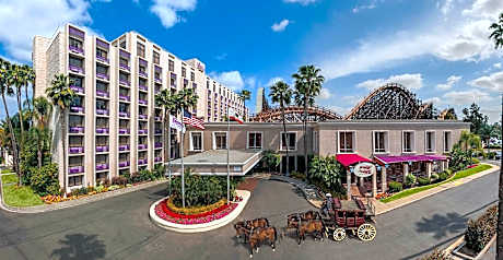 Knott's Berry Farm Hotel