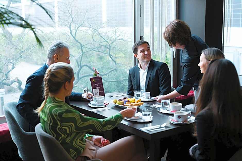 College Garden Hotel