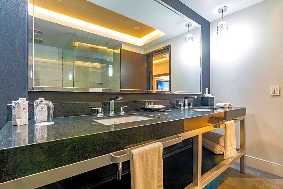 K Tower Boutique Hotel By Lucerna