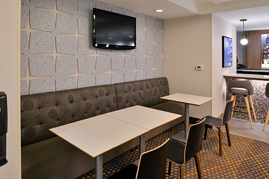 Holiday Inn Hotel & Suites Overland Park-Convention Center By IHG