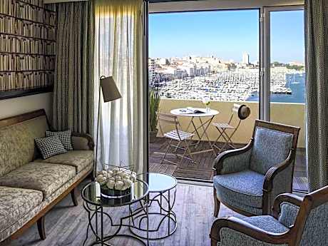 TERRACE SUITE, 1 King Size Bed, panoramic views of the Old Port