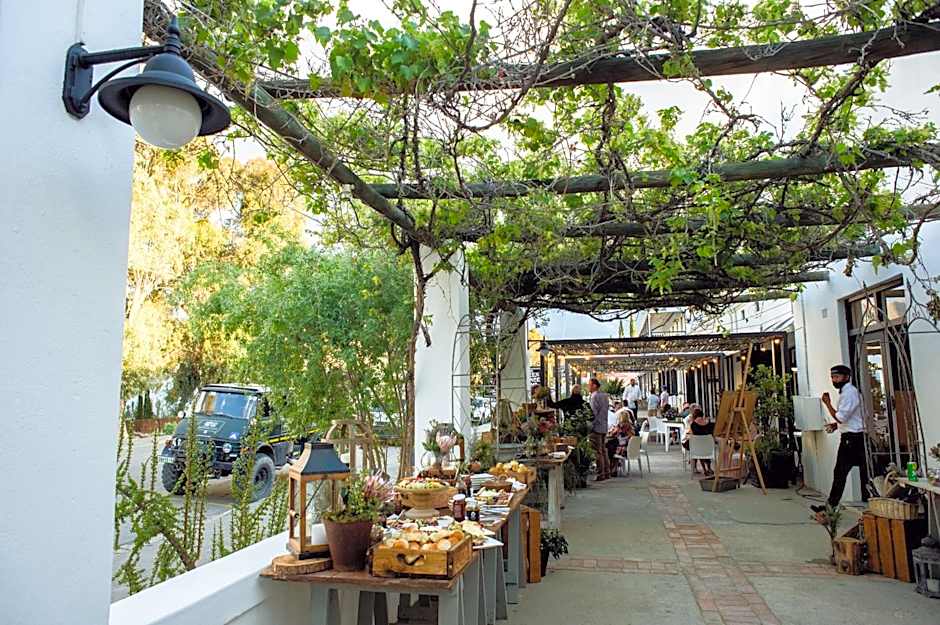 Swartberg Hotel, Cork Tree Collection