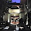 Super OYO Townhouse Oak Maxi Hotel Legian