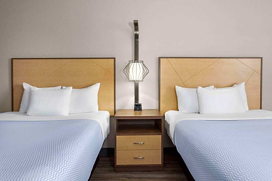 La Quinta Inn & Suites by Wyndham Ft. Pierce