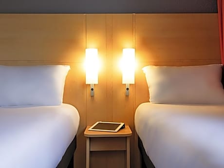 Standard Room with 2 Single Beds