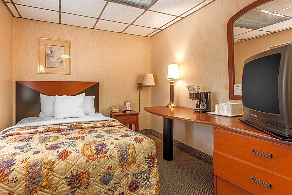 Rodeway Inn North