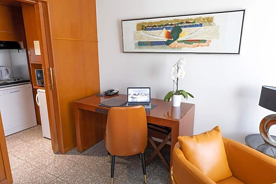 Goldstar Suites