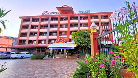 Rayong Lanna Hotel