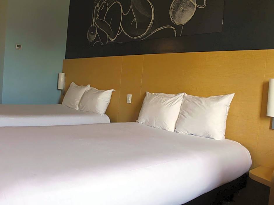 Ibis Culiacan