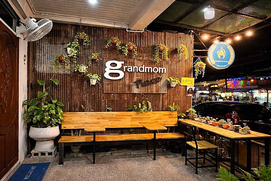 Grandmom Place