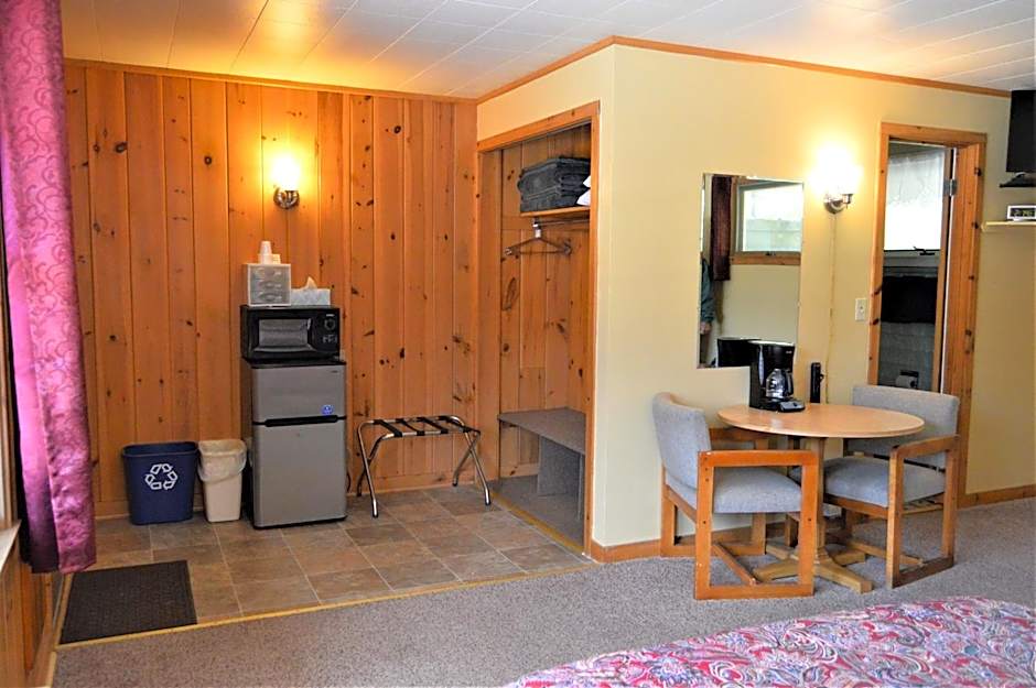 Baileys Sunset Motel