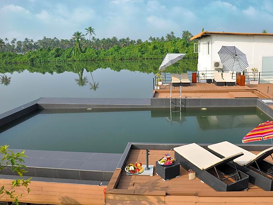 Aquatic Island by Poppys, Cochin