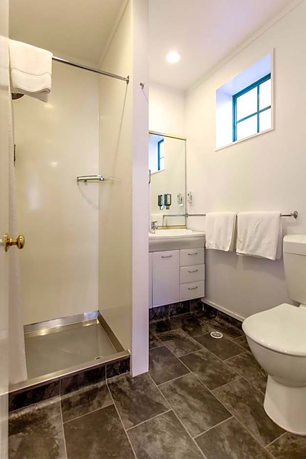 Greenlane Manor Motel