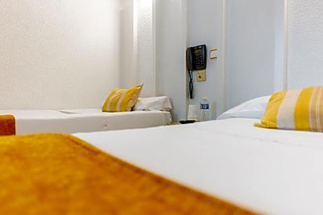 Quadruple Room with Private Bathroom