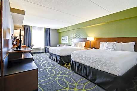 Studio with Two Queen Beds and Roll-In Shower - Mobility Access/Hearing Accessible