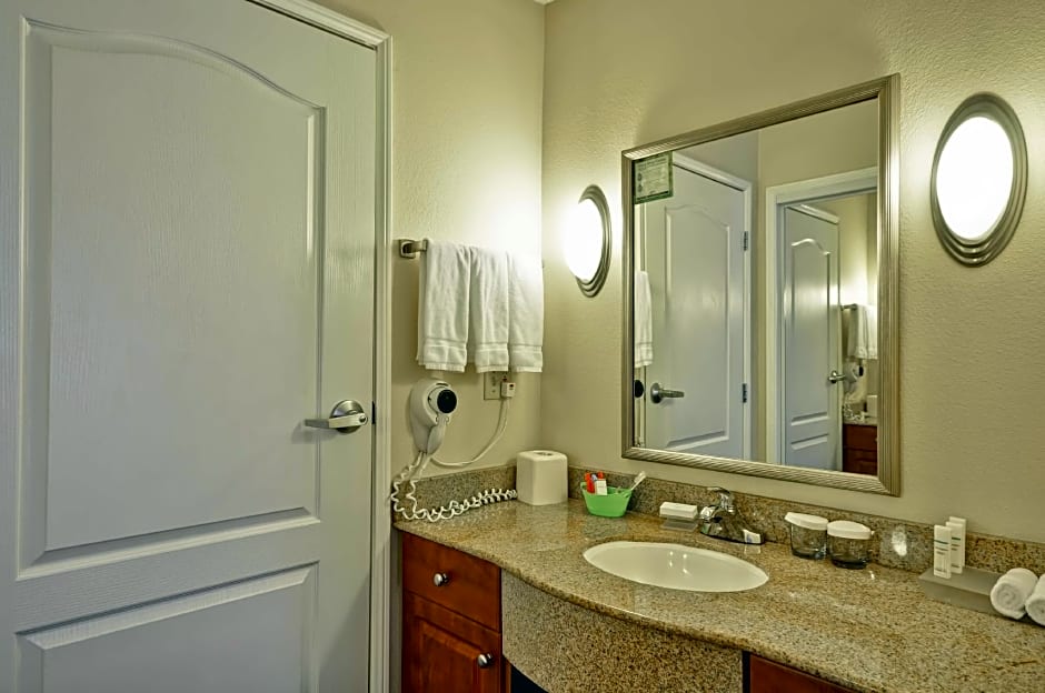 Homewood Suites By Hilton Oakland-Waterfront