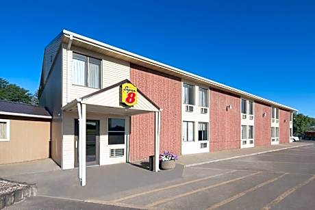 Super 8 by Wyndham Redfield