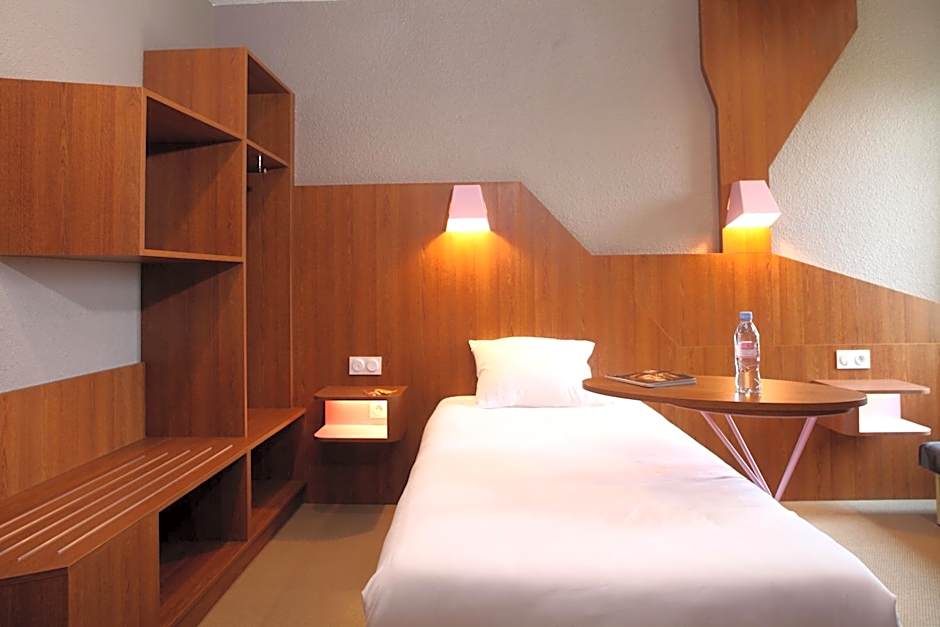 Photo 1 of 5 of Standard 2 Beds