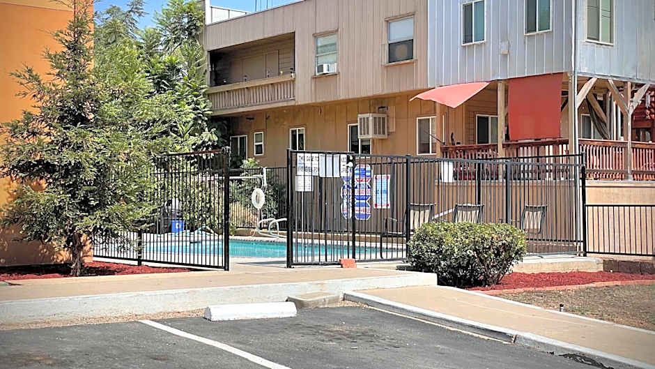 The Monarch Inn in Mariposa