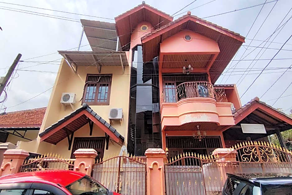 OYO 93390 Griya Pius Syariah Malioboro