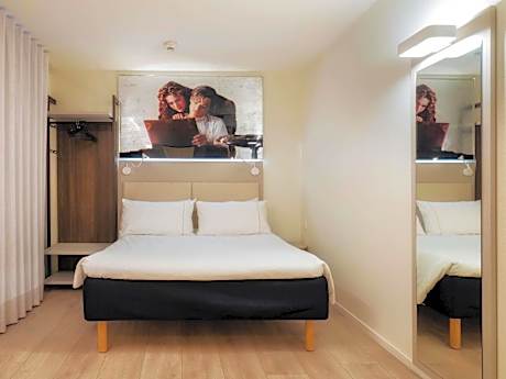 Deluxe Suite with One Double Bed and Sofa