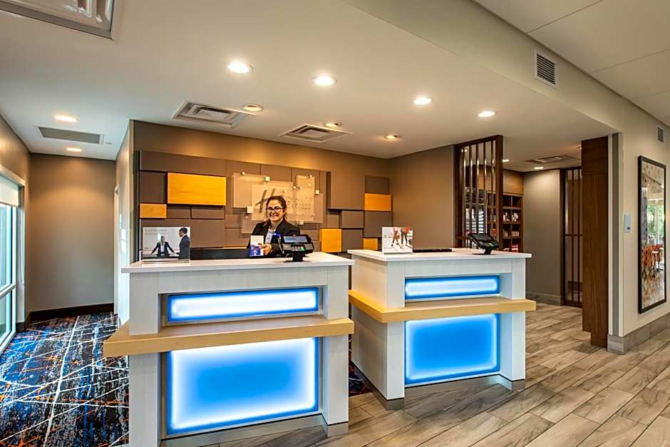 Holiday Inn Express & Suites Greenville S - Piedmont By IHG