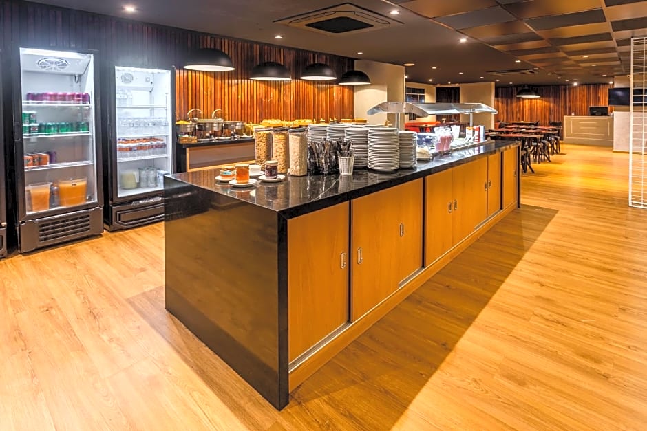 Ibis Styles Belem Hangar