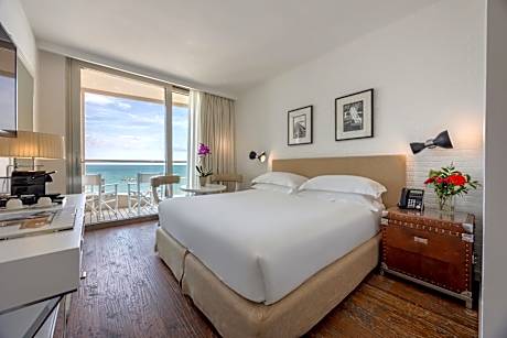 Deluxe Front Sea View