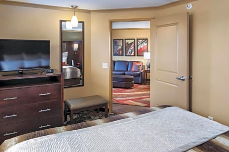 suite, 1 king bed (walkout)