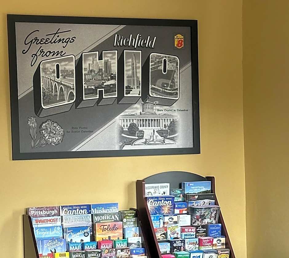 Super 8 by Wyndham Richfield/Cleveland