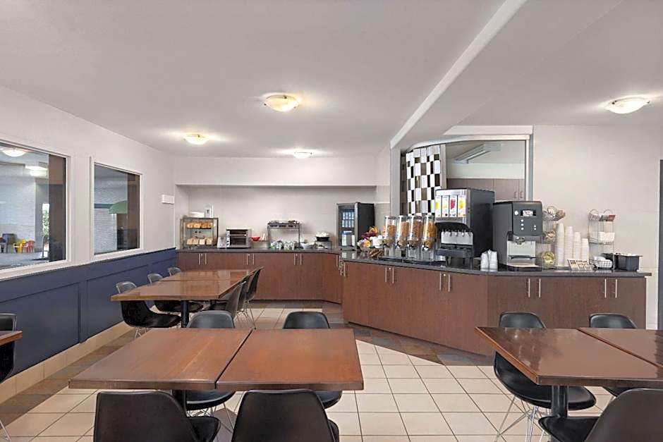 Super 8 by Wyndham St-Jerome