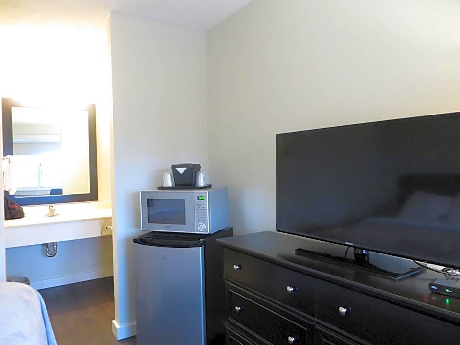 Brio Beach Inn