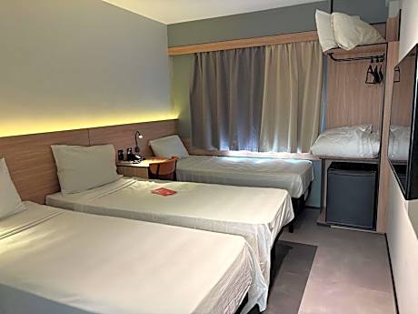 Standard Room With Three Single Beds