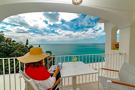 Double Room with Balcony and Sea View
