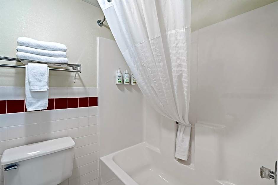 AmericInn by Wyndham Bismarck