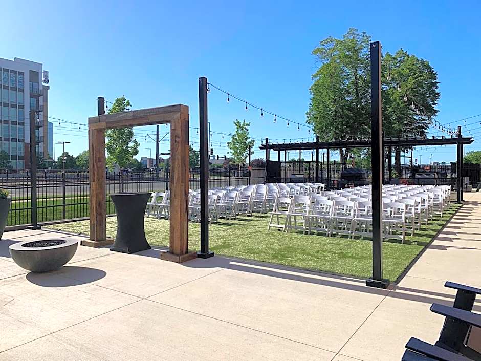 Crowne Plaza Suites MSP Airport - Mall of America By IHG