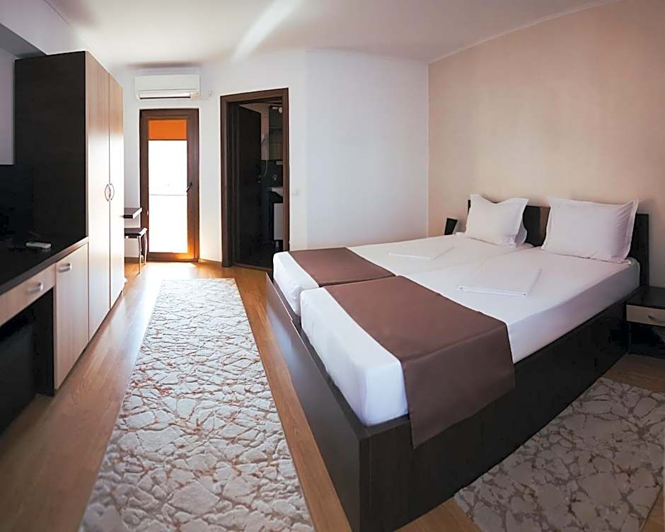 Delta Est Hotel & Restaurant