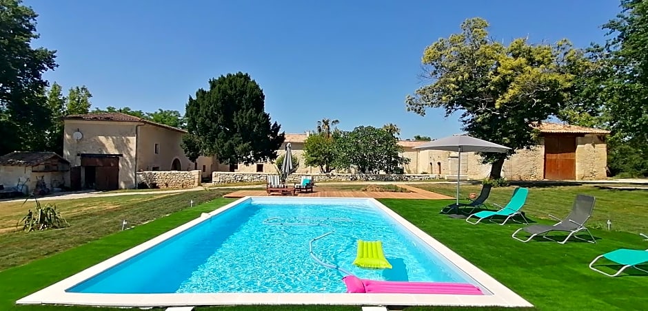 Domaine de Gaïa, Piscine, Pétanque, Ping Pong, proche Saint-Emilion