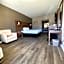 Quality Inn & Suites Near Six Flags - Austell