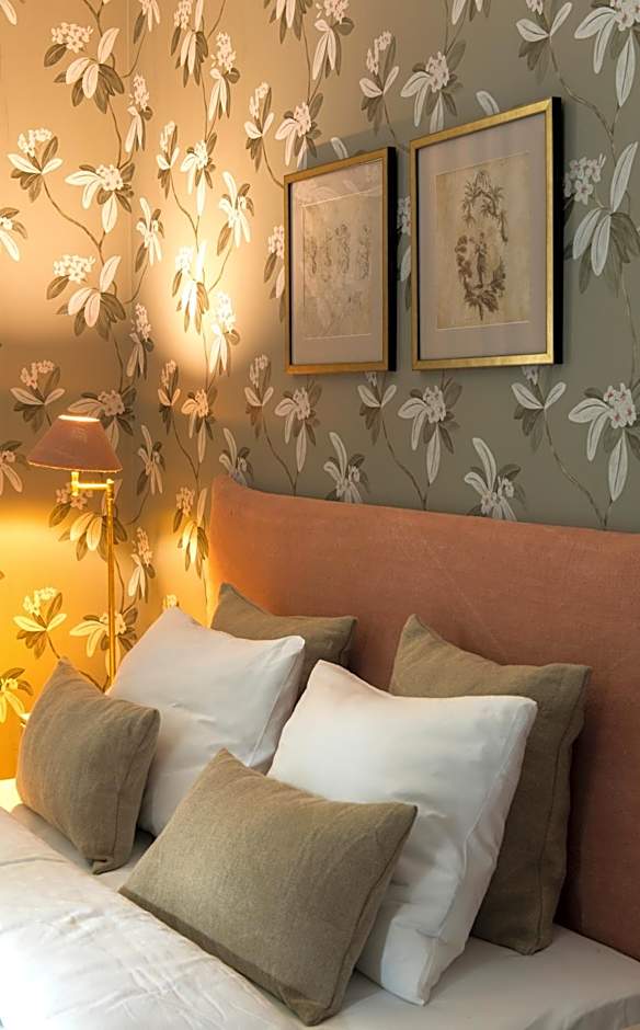 Zamek Sarny - Schloss Scharfeneck